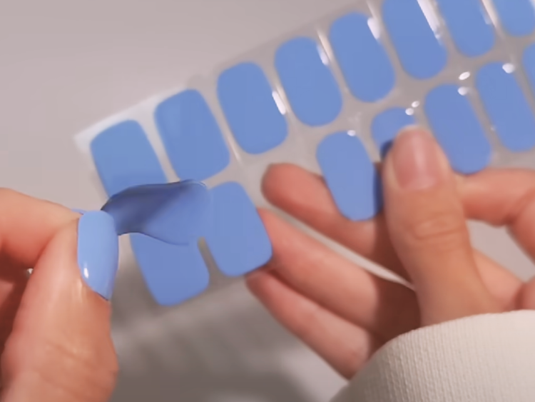 CÓMO APLICAR TUS UÑAS UV-FREE